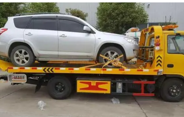 高速爆胎別慌！專業救援換新胎的正確姿勢