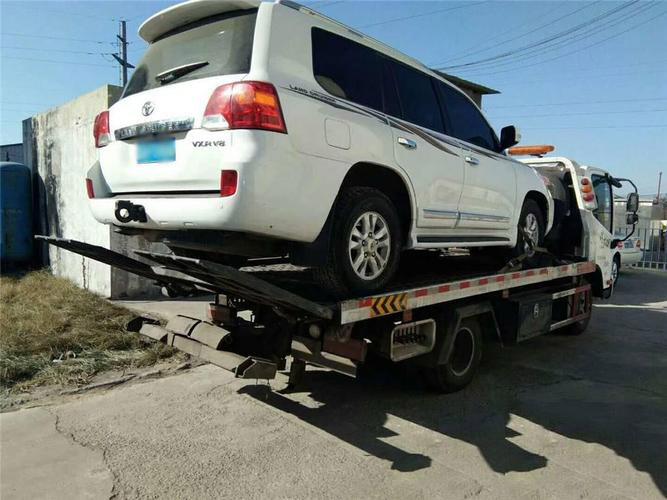 民和汽車雪地困境救援：專業(yè)團(tuán)隊(duì)助您脫困，安全回家